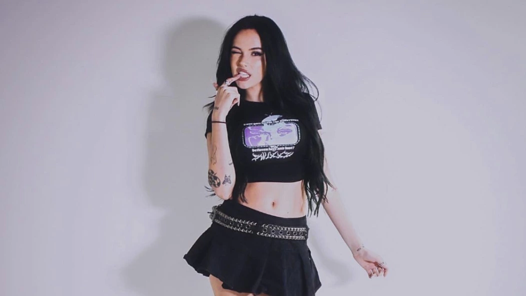 Maggie Lindemann connects with Zeph in new episode of 'SWIXXZWORLD