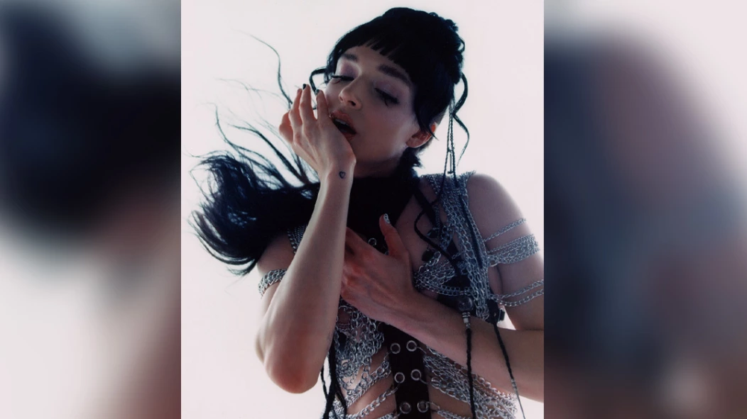 Poppy unwraps her new dark dance album, Zig