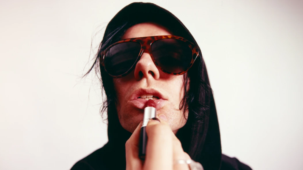 drugs cigarettes One in 50 admit to drug addiction | Drugs