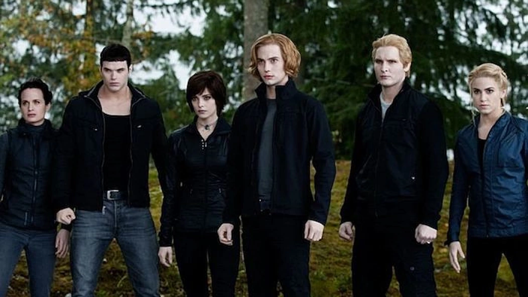 This ‘Twilight’ actor says he would reprise his role “in a heartbeat”(01)