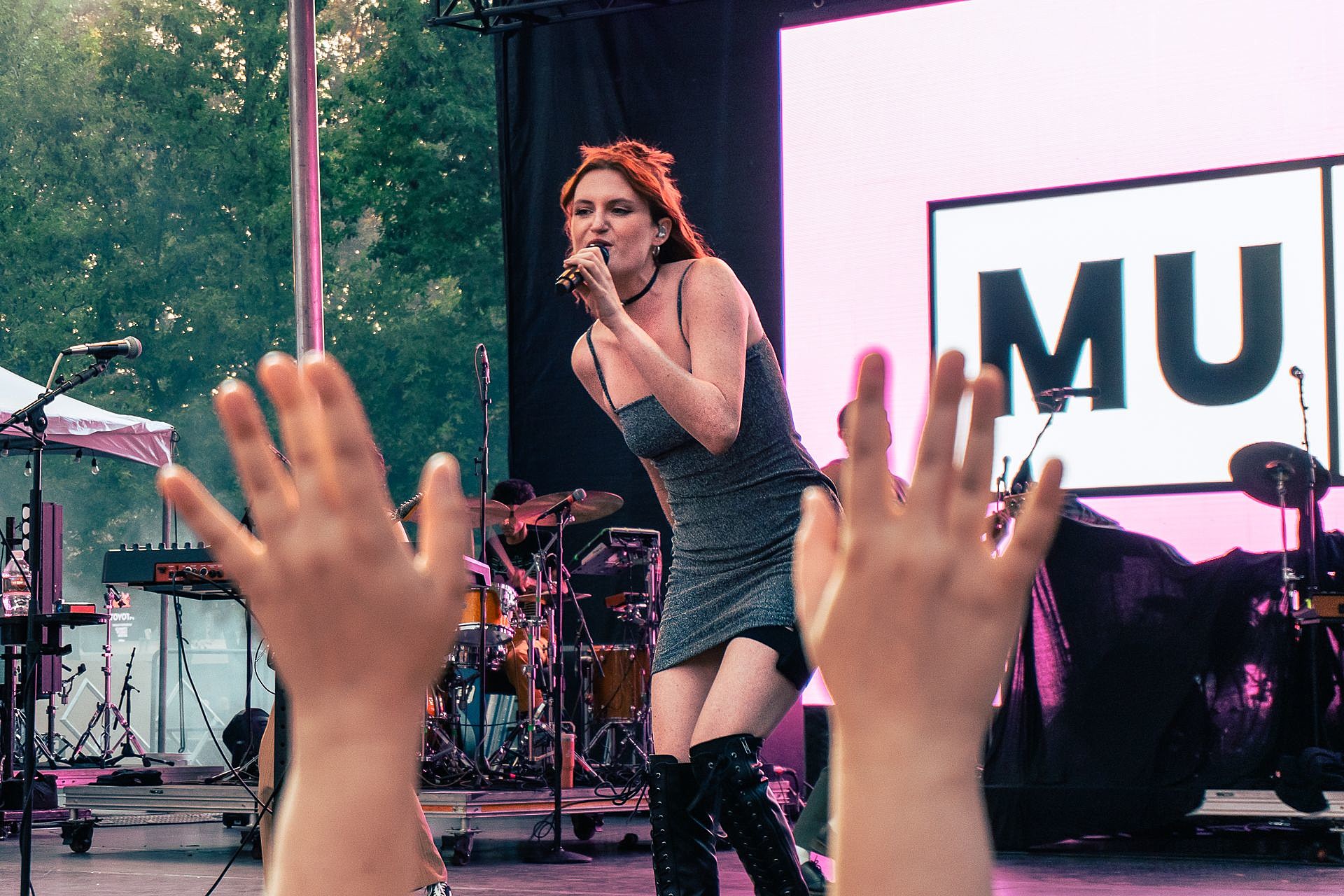 Witness MUNA’s fearless performance at Seattle’s Day In Day Out