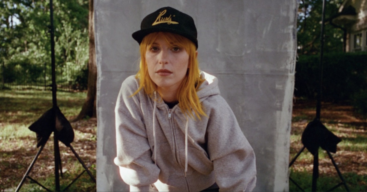 Hayley Williams looks back at Paramore’s After Laughter era with “Good Ol’ Days” Hayley Williams looks back at Paramore’s After Laughter era with “Good Ol’ Days”