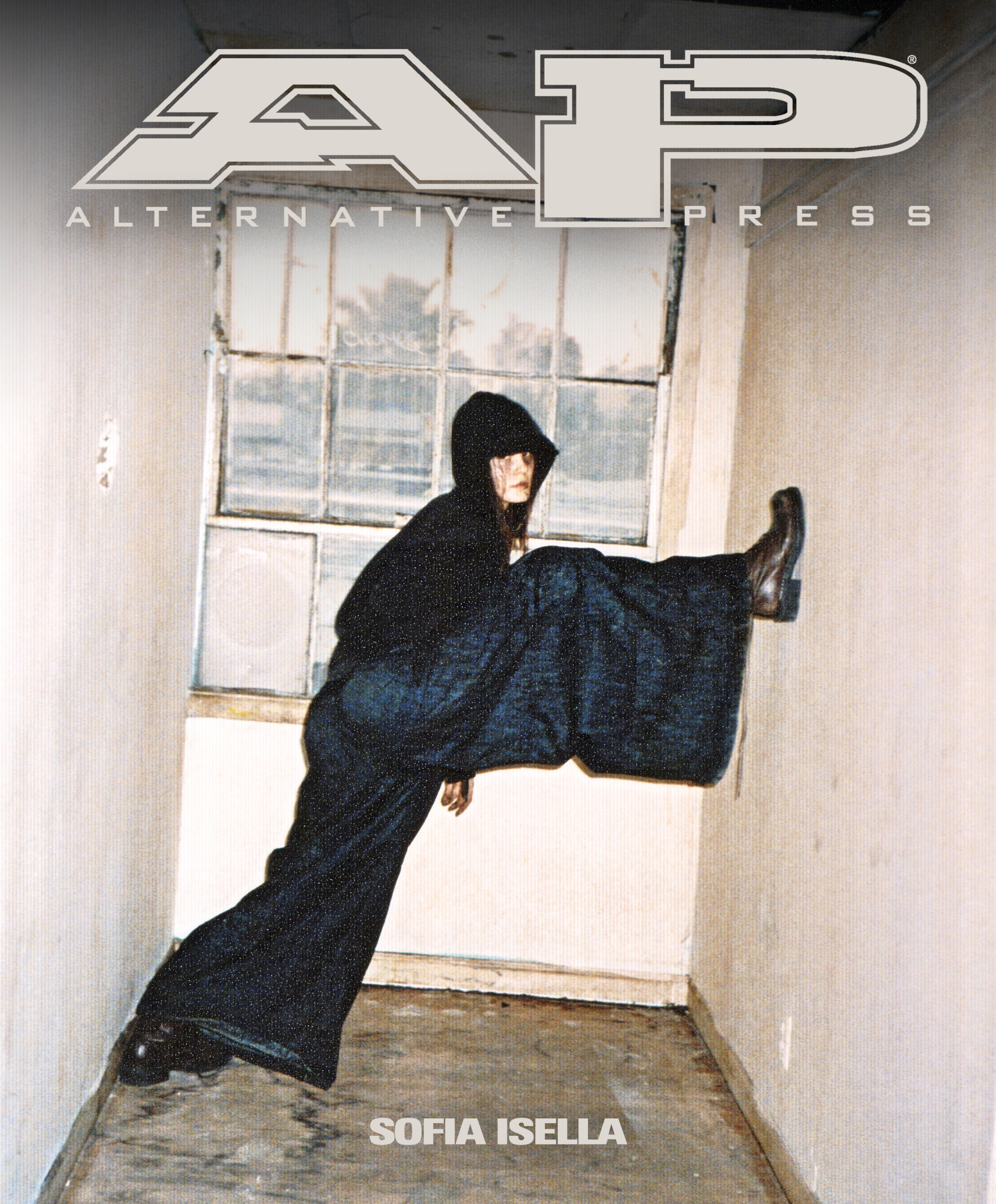 SOFIA ISELLA digs your discomfort